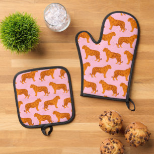 Tiger Animal Pink Modern Oven Mitt & Pot Holder Set