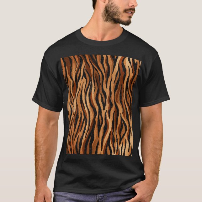 Tiger skin: hand-drawn seamless pattern. T-Shirt (Front)