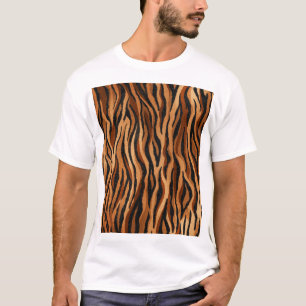 Tiger skin: hand-drawn seamless pattern. T-Shirt