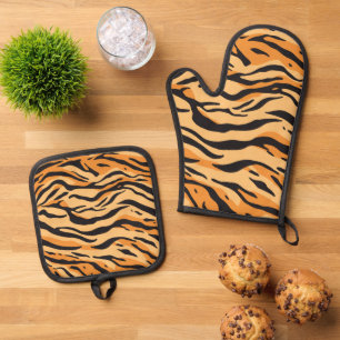 Tiger Stripes Oven Mitt & Pot Holder Set