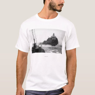 Tillamook, Oregon Lighthouse from Ship Photograp T-Shirt