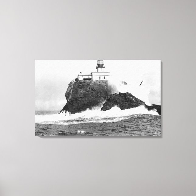 Tillamook, Oregon Lighthouse Near Seaside, OR Canvas Print (Front)