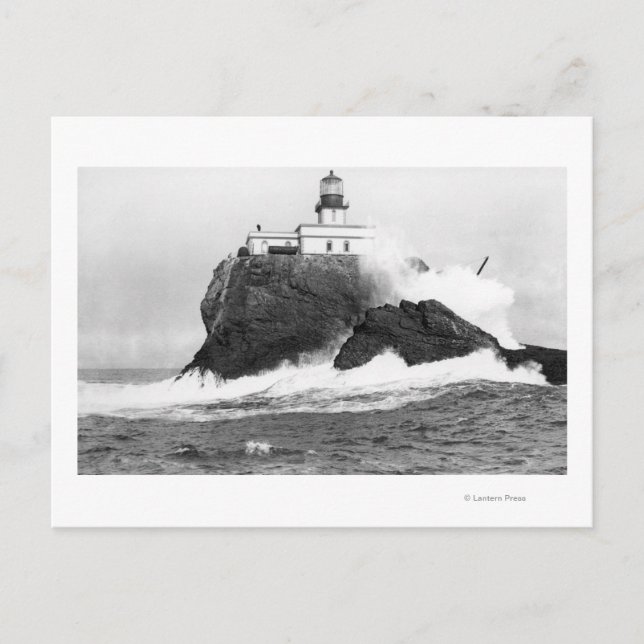Tillamook, Oregon Lighthouse Near Seaside, OR Postcard (Front)