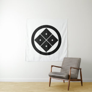 Tilted four-square-eyes in a circle tapestry