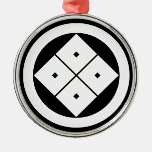 Tilted four-square-eyes in circle metal tree decoration