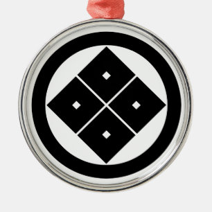 Tilted four-square-eyes in circle metal tree decoration