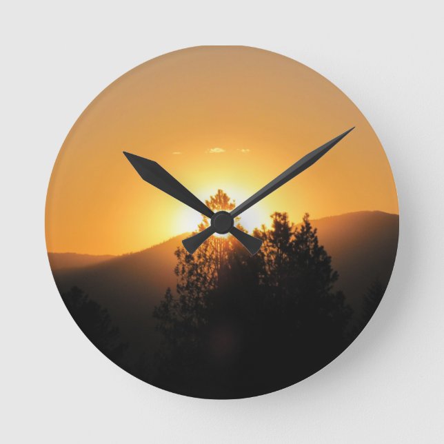 Time to set or time to rise, sun? round clock (Front)