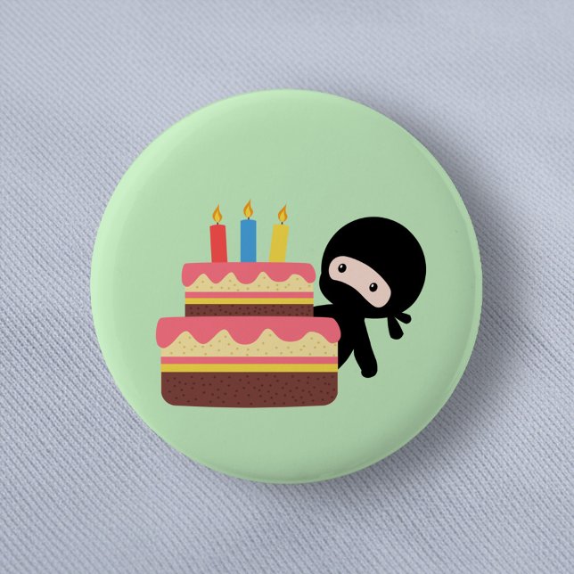 Tiny Ninja Behind Birthday Cake Green 6 Cm Round Badge (Creator Uploaded)