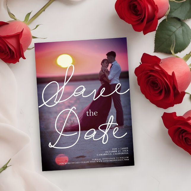 Tipografía moderna con imagen romántica de pareja (Creator Uploaded)