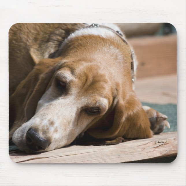 tired basset hound mouse mat (Front)
