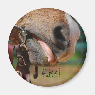 Tongue N Bit, Kiss! Magnet