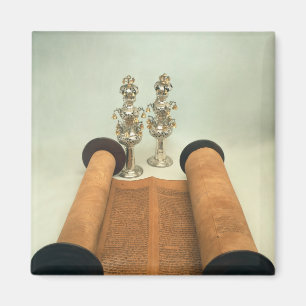 Torah scroll with Silver Crown finials Magnet