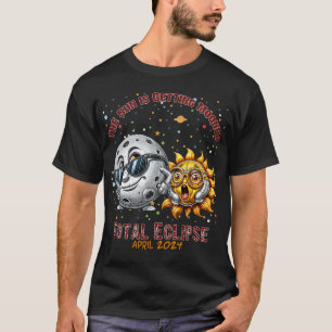 Total Solar Eclipse Chase April 2024 Sun Is Gettin T-Shirt
