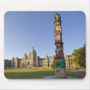 Totem pole at the Parliament building in Mouse Mat