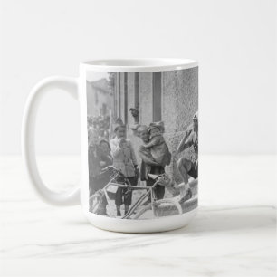 Tour De France - Vintage Taking A Break Coffee Mug