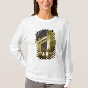 Tower Bridge and River Thames at dusk, London, T-Shirt