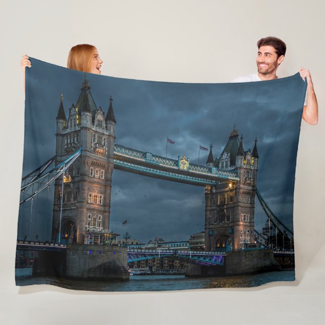 TOWER BRIDGE FLEECE BLANKET (In Situ)