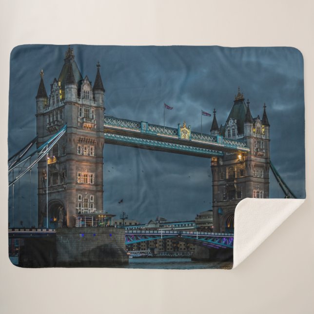TOWER BRIDGE SHERPA BLANKET (Front (Horizontal))