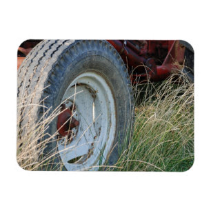 tractor details magnet