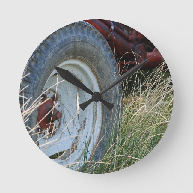 tractor details round clock (Front)