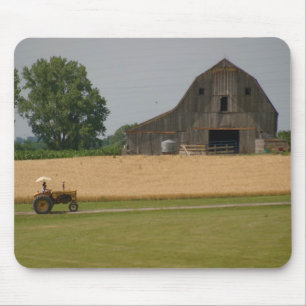 Tractor Mousepad: Tractor and barn Mouse Mat
