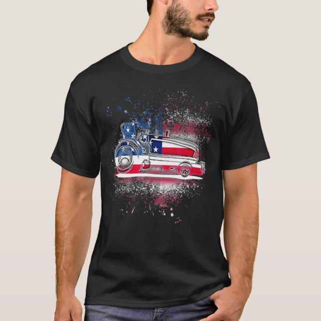 Tractor Pulling Independence day  Patriotic US Fla T-Shirt (Front)