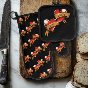 Traditional Red Heart Mum Dad Banner Tattoo Design Oven Mitt & Pot Holder Set