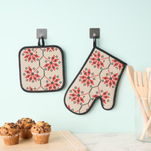 Traditional Ukrainian Embroidered Oven Mitts & Pot Oven Mitt & Pot Holder Set