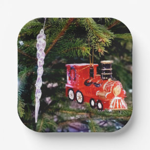 Train and icicle paper plate