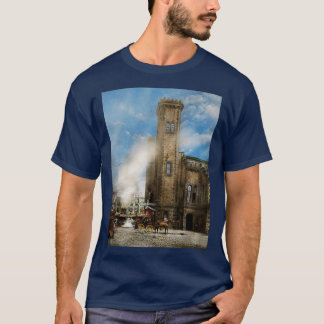 Train Station Look out for the train 1910 T-Shirt