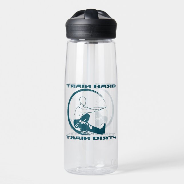 Trainingsshirt, Train hard, train dirty Motivation Water Bottle (Front)