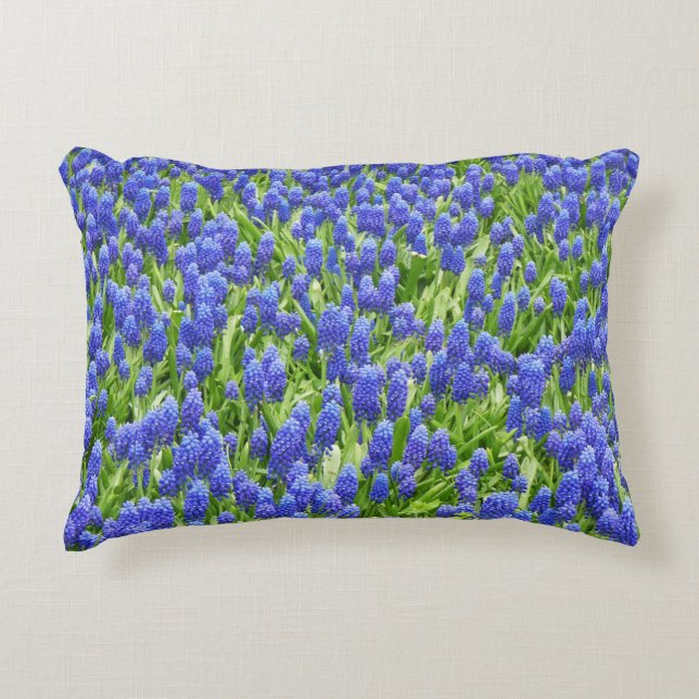 Traubenhyazinthen Decorative Cushion (Front)