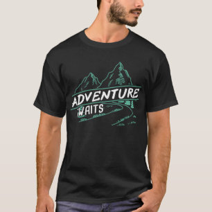 Traveller Vacation Trip Adventure Awaits T-Shirt