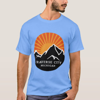 Traverse City Michigan Retro Sunset Mountains Vint T-Shirt
