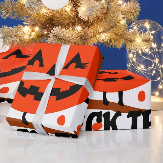 Treck Trat Pumpkin Smiling Wrapping Paper (Holidays)