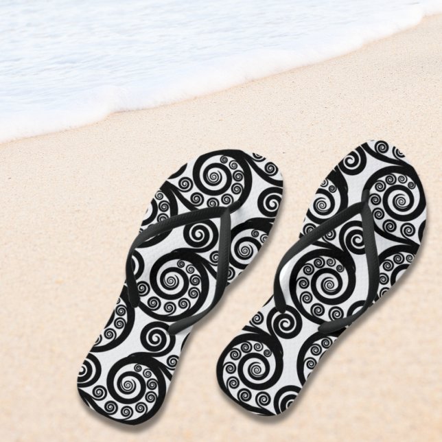 Trendy Black & White Curly Swirls Flip Flops (Trendy Black & White Curly Swirl Flip Flops, Beach Shoes)