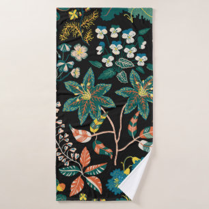 Trendy bright Floral pattern in the many kind of f Bath Towel