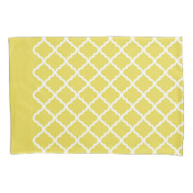 Trendy Bright Yellow Moraccan Quatrefoil Pattern