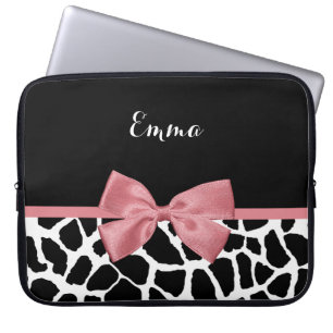 Trendy Giraffe Print Rosy Pink Bow With Name Laptop Sleeve