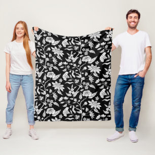Trendy Vintage Inspired Black Floral Pattern Fleece Blanket