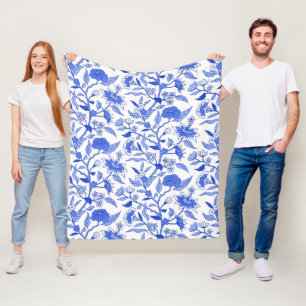 Trendy Vintage Inspired Blue Floral Pattern Fleece Blanket