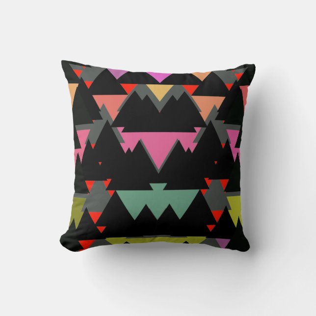 Triangular Pattern Throw Pillow (Front)