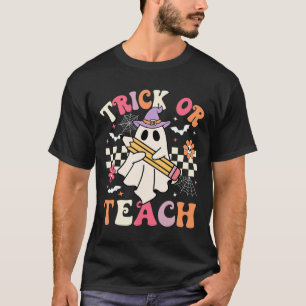 Trick Or Teach Groovy Teacher Halloween Retro Flor T-Shirt