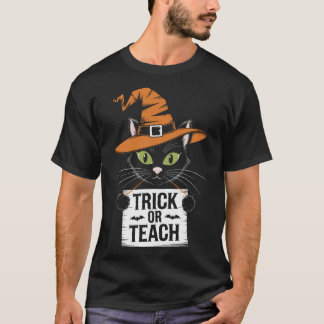 Trick Or Teach Groovy Teacher Halloween Retro  T-Shirt