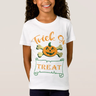 Trick or treat crossbones Halloween pumpkin  T-Shirt