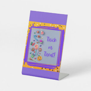 Trick or Treat! Pedestal Sign