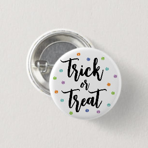 Trick or Treat script colourful cute pumpkins fun 3 Cm Round Badge
