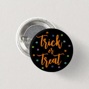 Trick or Treat script colourful pumpkins confetti 3 Cm Round Badge