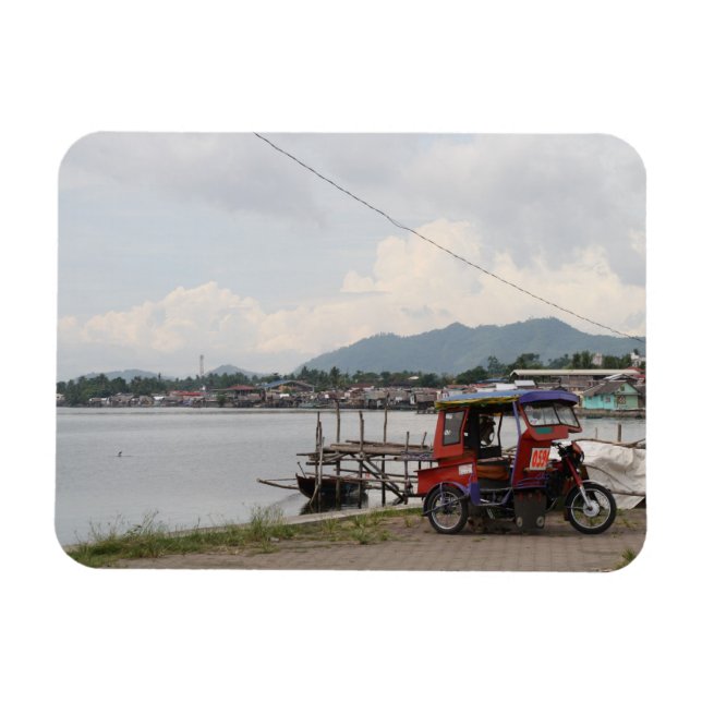 Tricycle on a quay magnet (Horizontal)