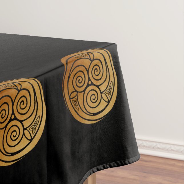Triple Celtic Knot Swirl Mandala Border Tablecloth (In Situ)